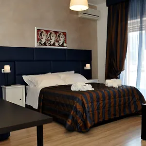 Check-inn 3*, Roma Italia